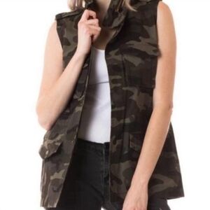 EUC Love Tree "Camo Vest" 100% Cotton Army Green💚Black🖤Sz Large
